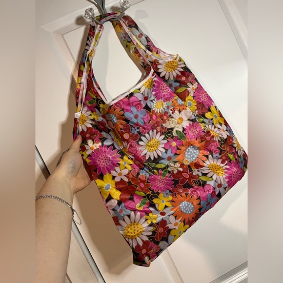 Polyester Large Foldable Portable Shopping Bag / Large Capacity Tote Bag Flowers - Picture 1 of 8